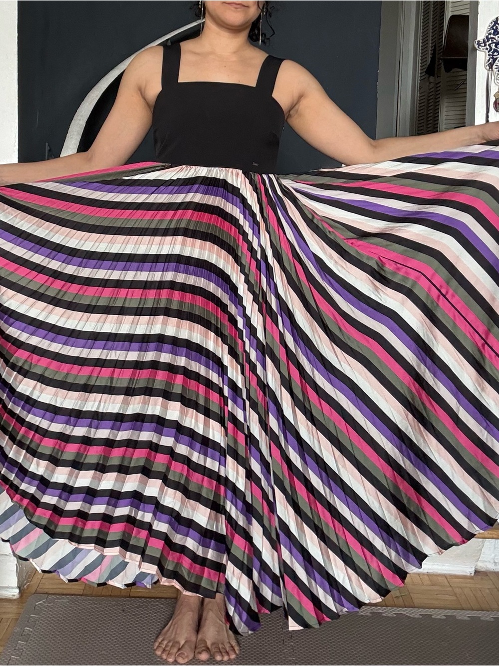 Statement Pleated Maxi Dress – Bold Stripes Size S/M